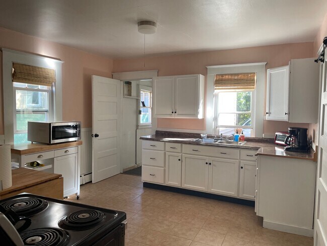 38 Pool St, Unit 38 in Biddeford, ME - Building Photo - Building Photo