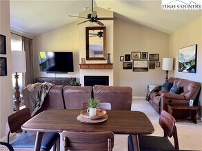 419 E Landing Dr in Jefferson, NC - Building Photo - Building Photo