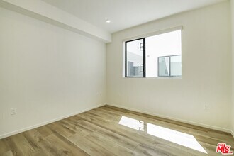 521 N Gramercy Pl in Los Angeles, CA - Building Photo - Building Photo