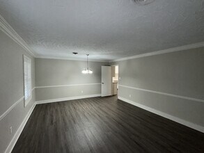 827 Briarwood Dr in Jackson, MS - Building Photo - Building Photo