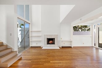 344 Prospect St in Newport Beach, CA - Building Photo - Building Photo