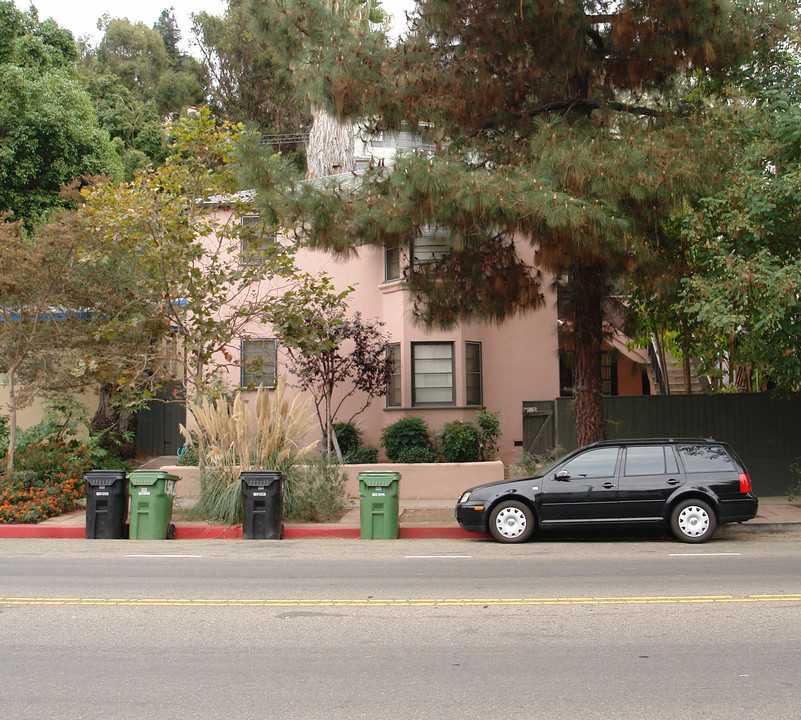 1516-1520 Silver Lake Blvd in Los Angeles, CA - Building Photo