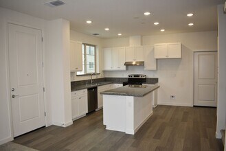 51 Lincoln Blvd in Lincoln, CA - Building Photo - Building Photo