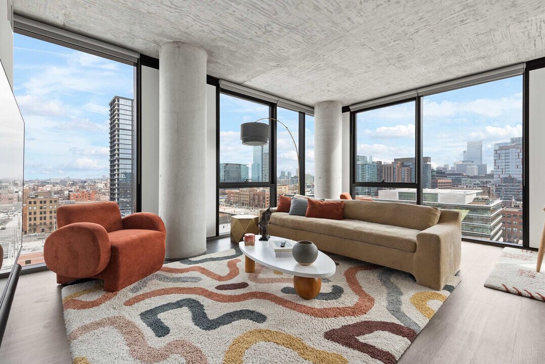 160 N Elizabeth St in Chicago, IL - Building Photo
