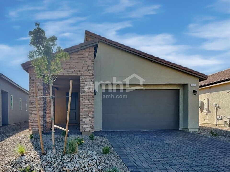 870 English Primrose St in Henderson, NV - Building Photo