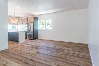 11522 Killion St in North Hollywood, CA - Building Photo - Building Photo