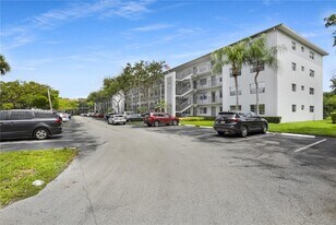 13250 SW 4th Ct in Pembroke Pines, FL - Building Photo