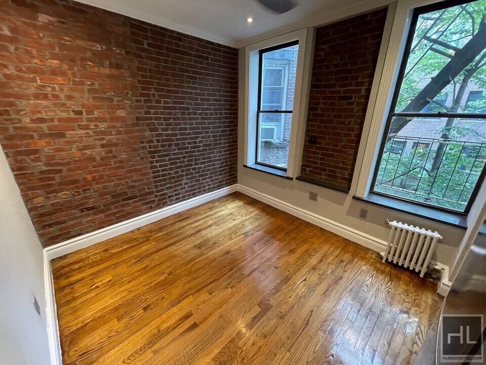 MOTT ST. in New York, NY - Building Photo