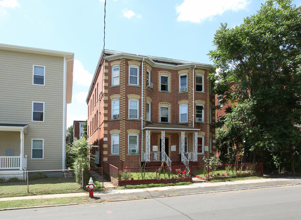 36 Silver St in New Britain, CT - Foto de edificio