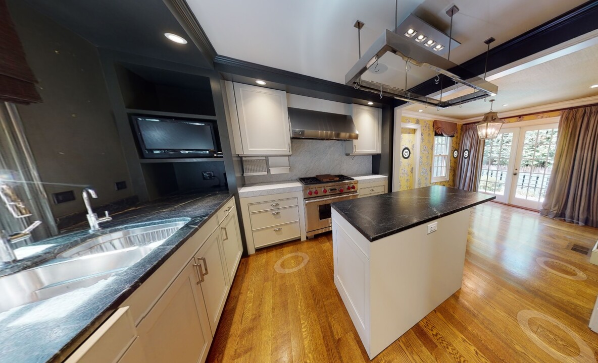 9 Foster Pl, Unit R in Cambridge, MA - Building Photo