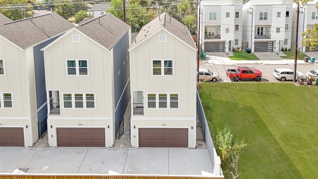 3808 Yale St in Houston, TX - Building Photo - Building Photo