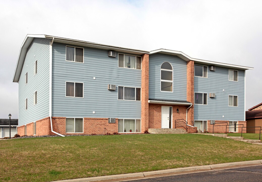 The Ridge On Sixth in Sauk Centre, MN - Building Photo