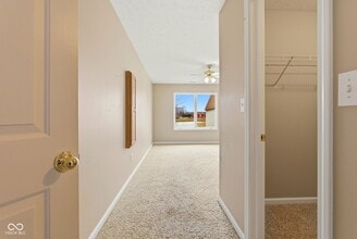 781 Hollowood Ln in Avon, IN - Foto de edificio - Building Photo
