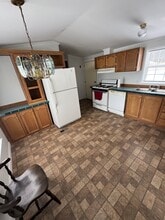 189 Commercial St in Hartland, ME - Building Photo - Building Photo