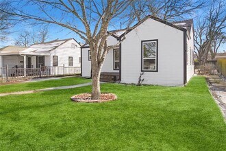 734 Genoa Ave in Dallas, TX - Building Photo - Building Photo