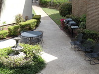 Metairie Lake Apartments photo'