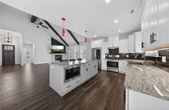 1140 Hope St in Centerton, AR - Building Photo - Building Photo