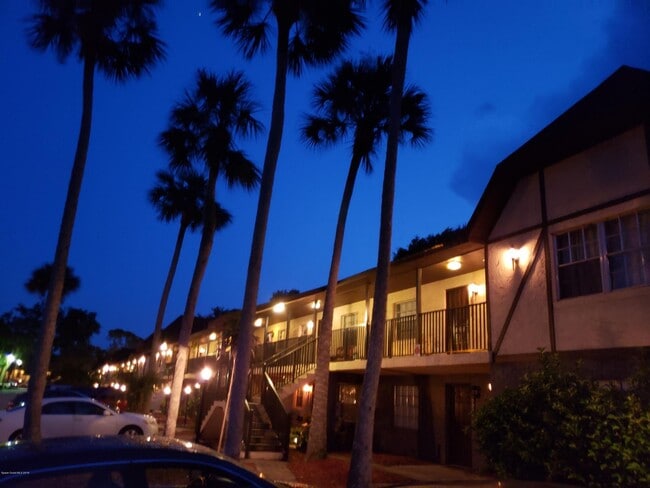 property at 2982 Sir Hamilton Cir