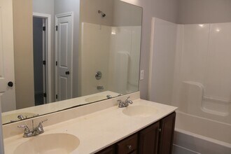 101 The Heights Dr in Calera, AL - Building Photo - Building Photo