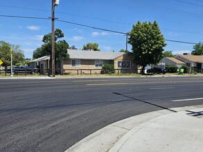 5561 48th St in Sacramento, CA - Building Photo - Building Photo