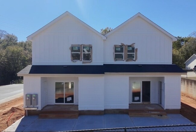 231 Pine Needle Rd in Milledgeville, GA - Foto de edificio - Building Photo