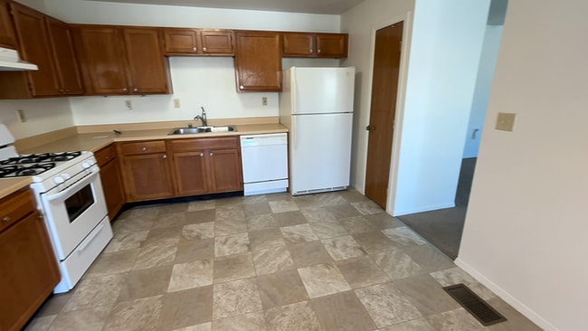 284 Dunn Ct in Box Elder, SD - Building Photo - Building Photo