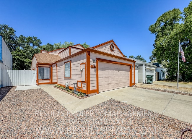 property at 2940 Twin Creeks Ln