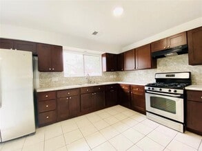16118 Pasadero Dr in Houston, TX - Building Photo - Building Photo