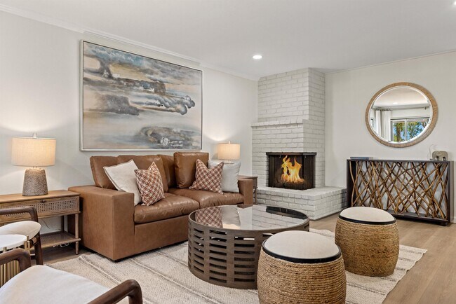 1571 David Ave in Monterey, CA - Building Photo - Building Photo