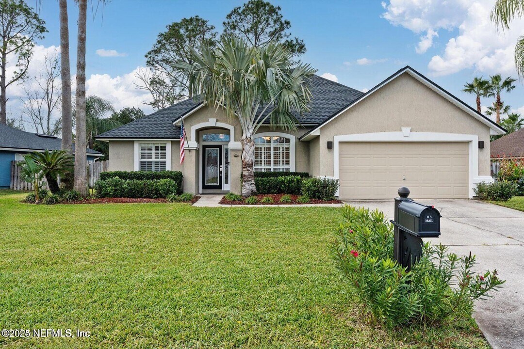 12082 Brandon Lake Dr in Jacksonville, FL - Building Photo