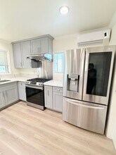 1143 Hackamore Rd in Vista, CA - Foto de edificio - Building Photo