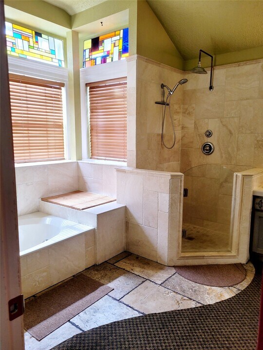 21515 Nottinghill Dr in Spring, TX - Building Photo
