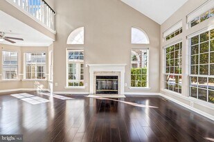 412 Overlook Dr in Occoquan, VA - Building Photo