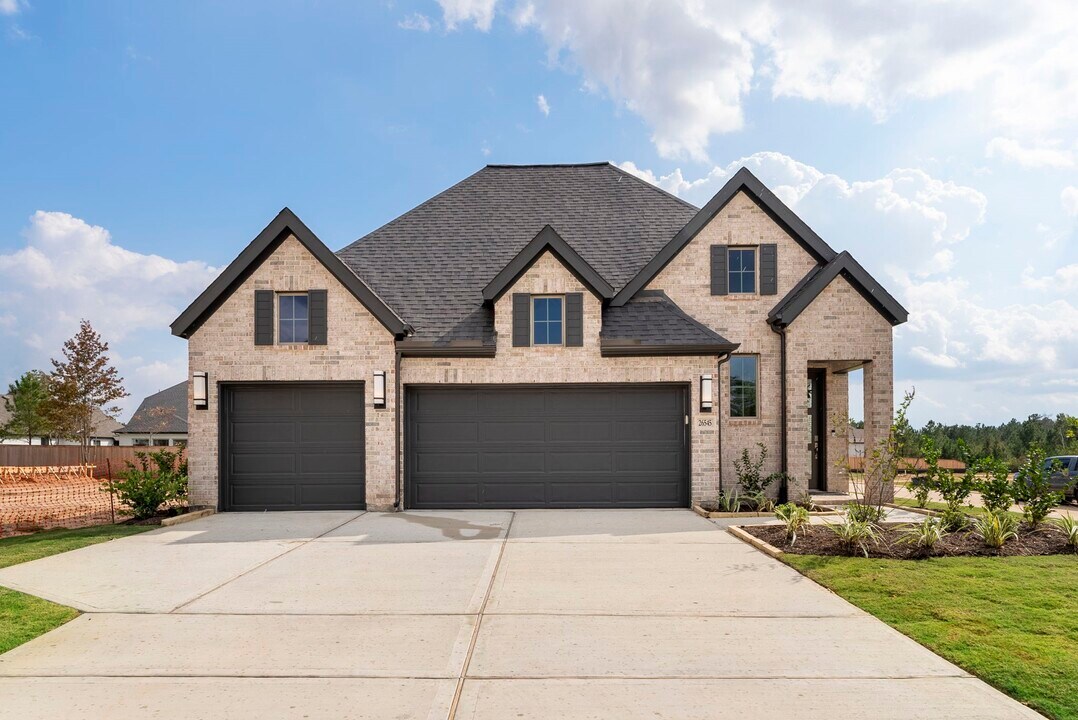 26545 Pioneer Pointe Ct in Montgomery, TX - Building Photo