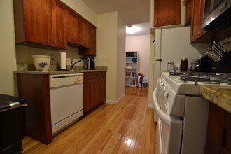 2021 Commonwealth Ave, Unit 24 in Boston, MA - Building Photo - Building Photo