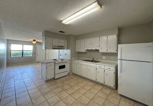 2716 Banyan St in Panama City, FL - Building Photo - Building Photo