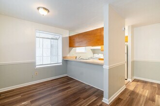 1818 Sylvan Ct in Tallahassee, FL - Building Photo - Building Photo