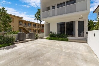 4432 W Flagler St in Miami, FL - Building Photo - Building Photo