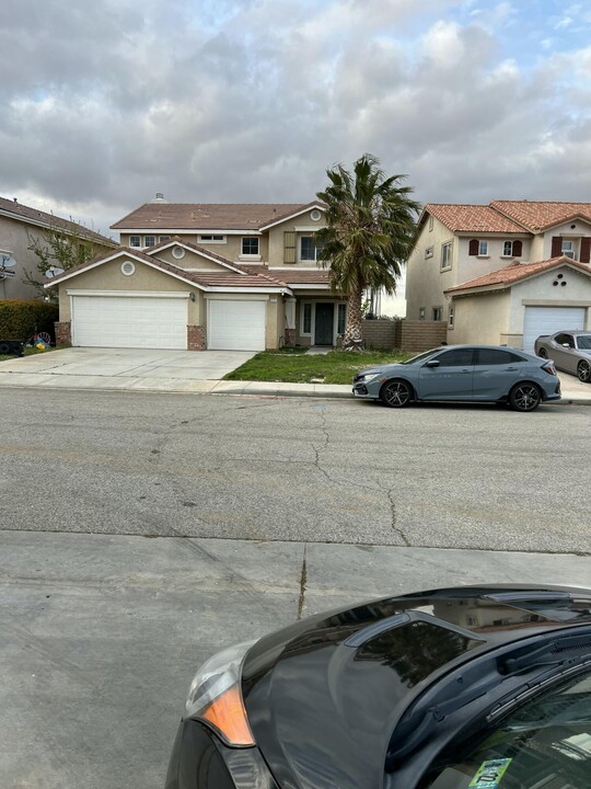 4301 Bethpage Dr in Palmdale, CA - Building Photo