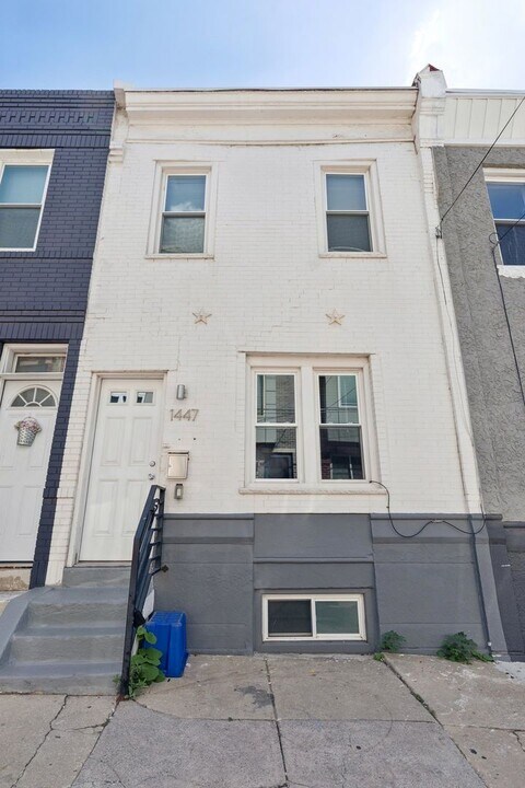 1447 S Taylor St in Philadelphia, PA - Building Photo