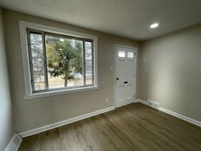 1096 Hopkins Ave in Glenolden, PA - Building Photo - Building Photo