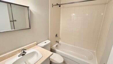 8 Birkshire Ct in Kitchener, ON - Building Photo - Building Photo