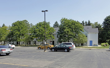 Heritage Place of Lake Orion in Lake Orion, MI - Building Photo - Building Photo