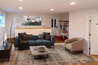 6 Bennett Rd, Unit A in Yarmouth, ME - Foto de edificio - Building Photo