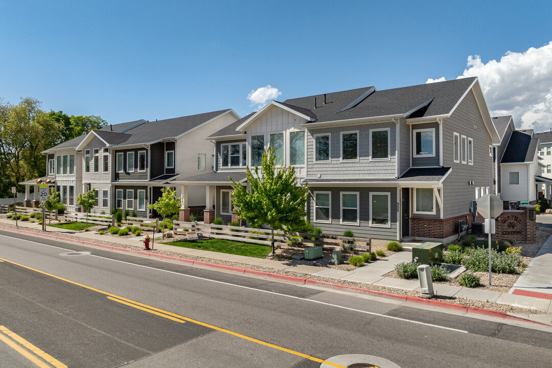 Gentile Station in Layton, UT - Foto de edificio