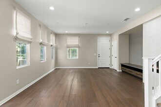 16168 Veridian Cir in San Diego, CA - Foto de edificio - Building Photo