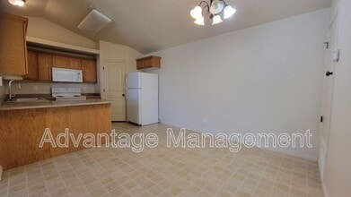 3569 E Rock Creek Rd in Eagle Mountain, UT - Building Photo - Building Photo