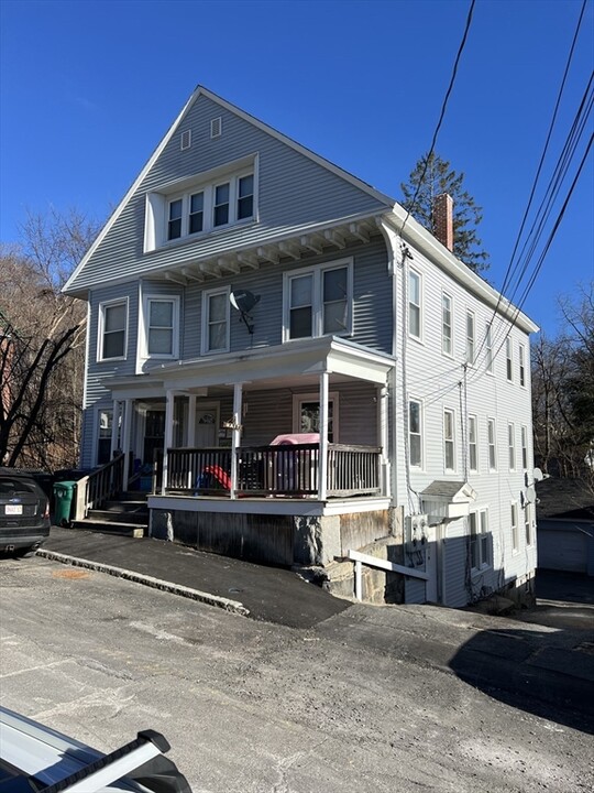 19 Bond St in Fitchburg, MA - Building Photo