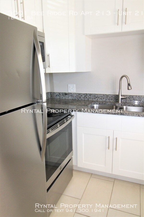 3001 BEE RIDGE Rd in Sarasota, FL - Building Photo - Building Photo