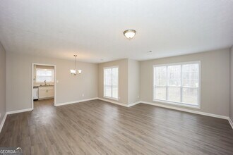 576 Flint Ridge Ct in Jonesboro, GA - Building Photo - Building Photo